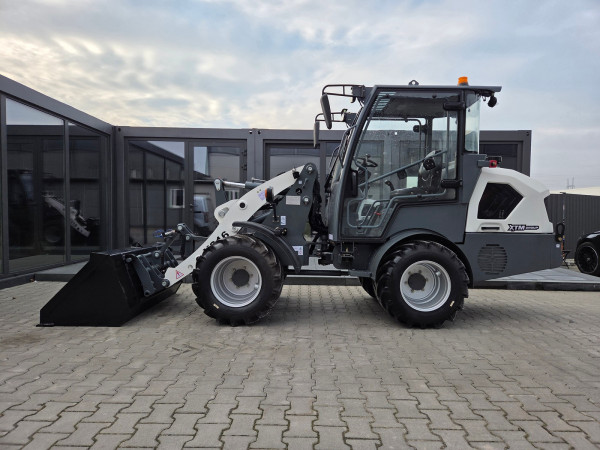 Ładowarka kołowa z kabiną XTM X316