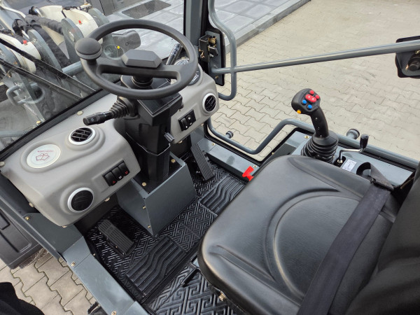 Ładowarka kołowa z kabiną XTM X316