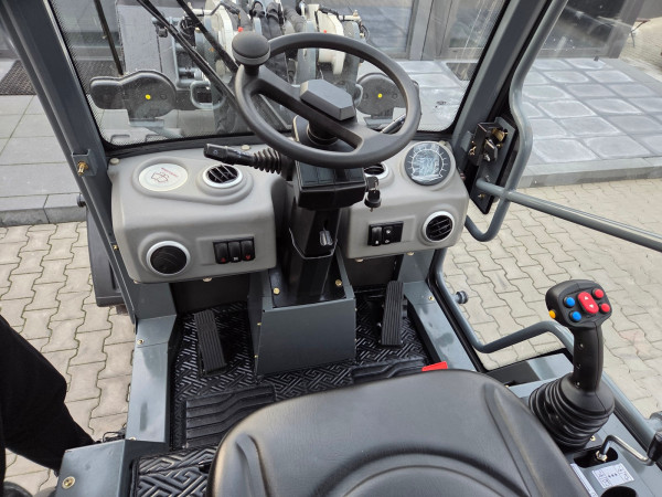 Ładowarka kołowa z kabiną XTM X316