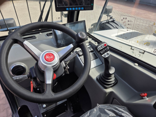 Ładowarka teleskopowa T8030-7 | Sklep XTMGroup.pl