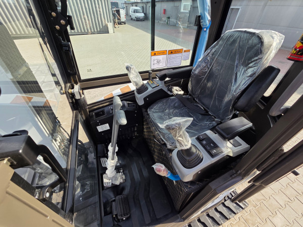 Minikoparka gąsienicowa z kabiną X27S XTM | Sklep XTMGroup.pl