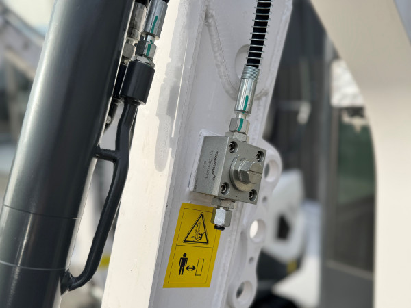 Minikoparka z kabiną X10S XTM PRO 9