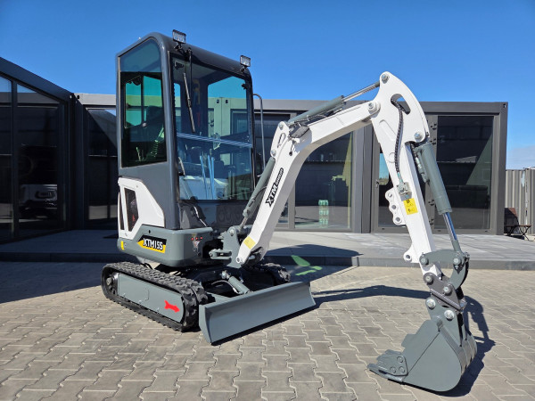 Minikoparka z kabiną X15S XTM 2