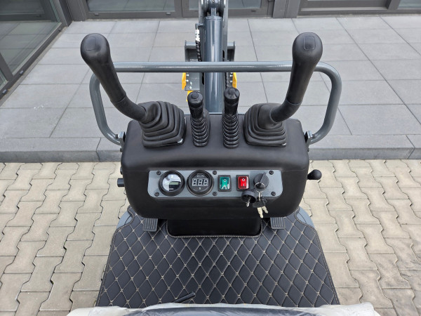 Minikoparka bez kabiny XTM X09S 6