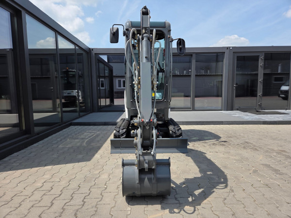 Minikoparka z kabiną X20S 6