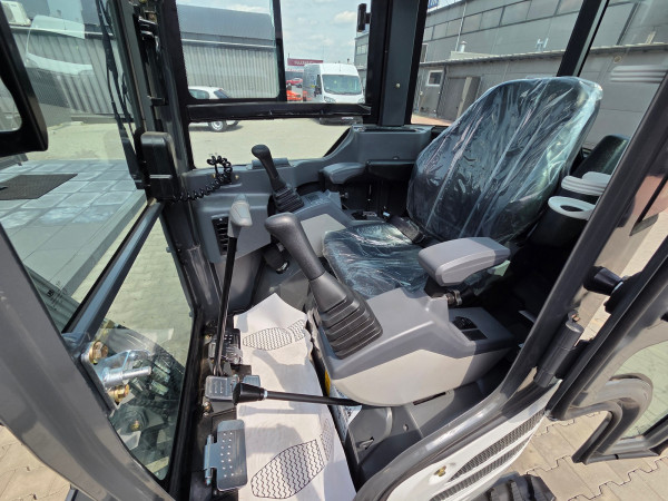 Minikoparka z kabiną X20S 10