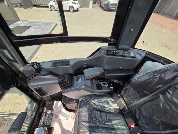 Minikoparka z kabiną X20S 11