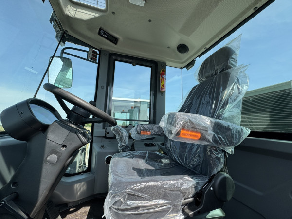 Ładowarka przegubowa B930 | Sklep XTMGroup.pl