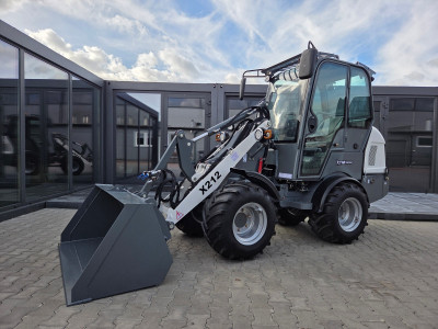 Ładowarka kołowa z kabiną X212 XTM