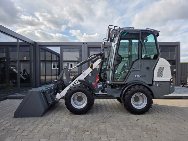 Ładowarka kołowa z kabiną X212 XTM 3